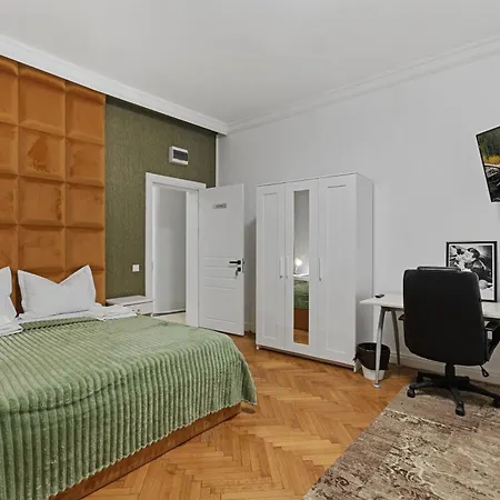 Stylish Center Apartment