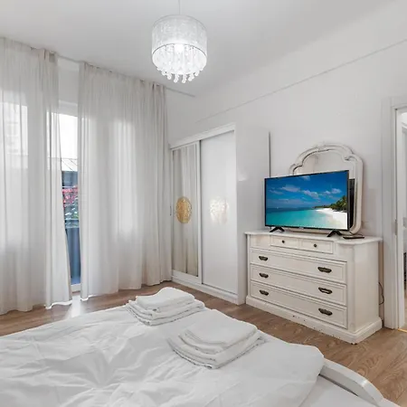 Apartment Stylish Center