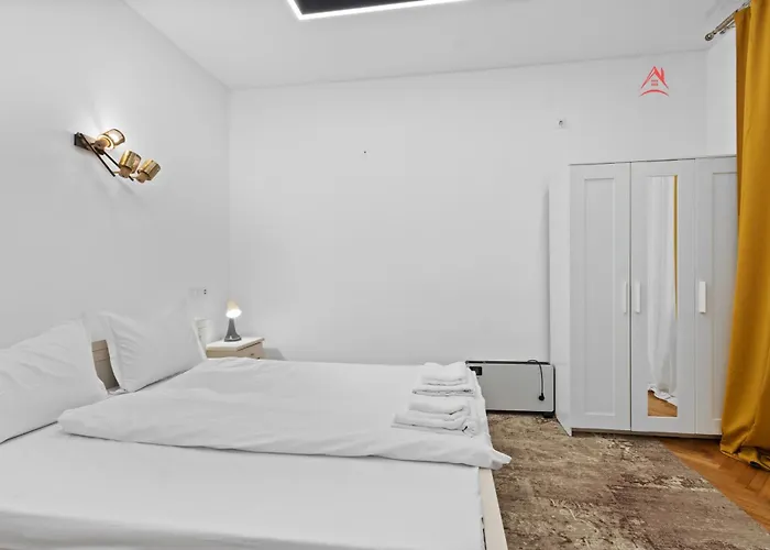 Stylish Center Apartment